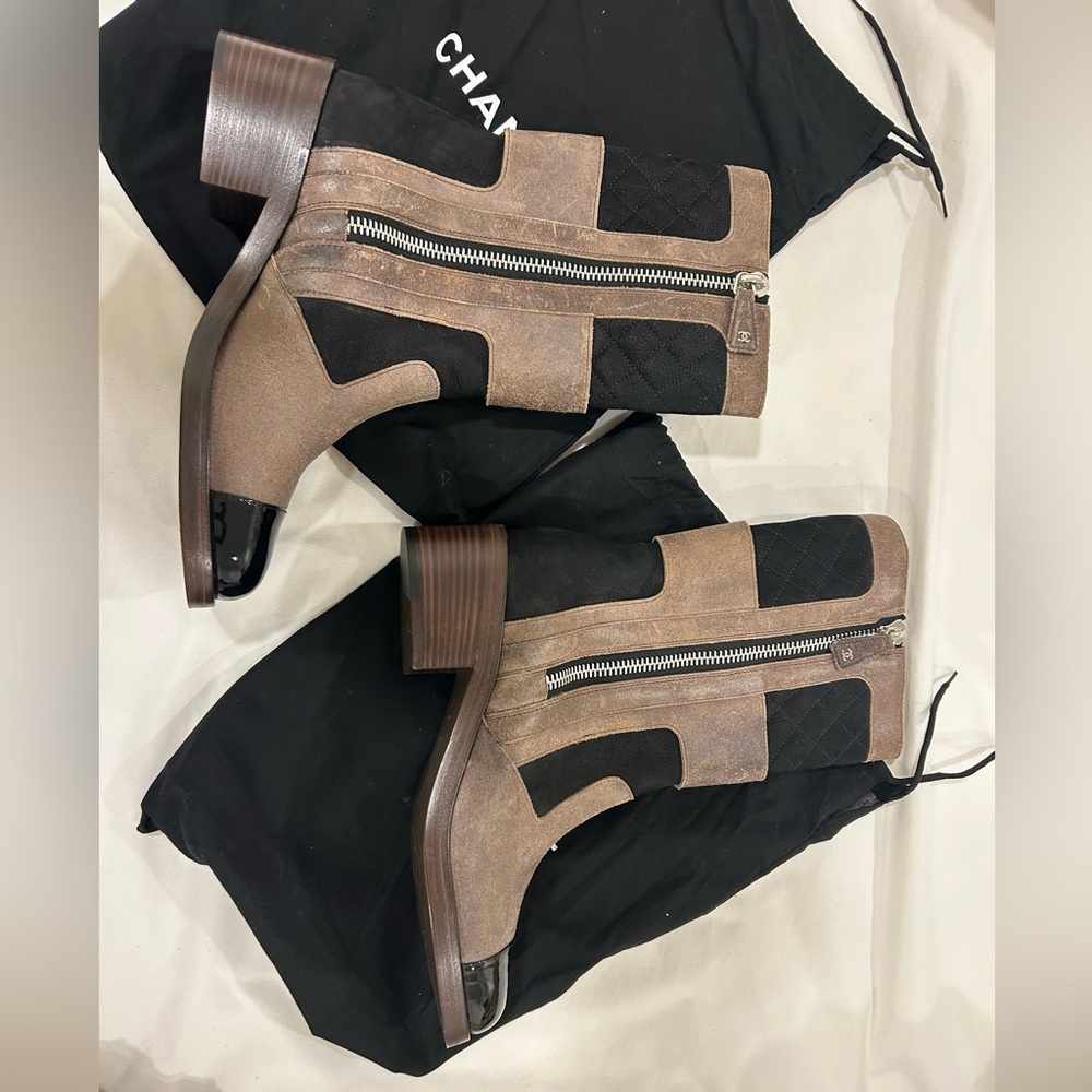Never worn CHANEL Boots